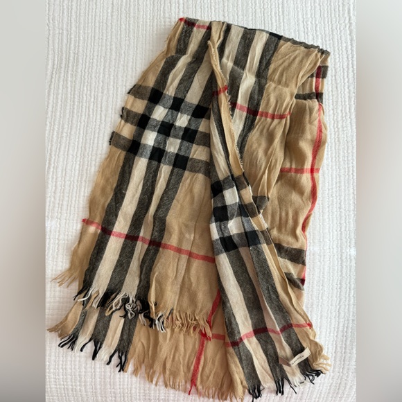 [BURBERRY] Giant Check Crinkle Scarf, Camel - Picture 3 of 8